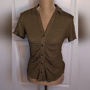Sanctuary Textured Olive Green Button Down Shirt With Lettuce Hem Size M